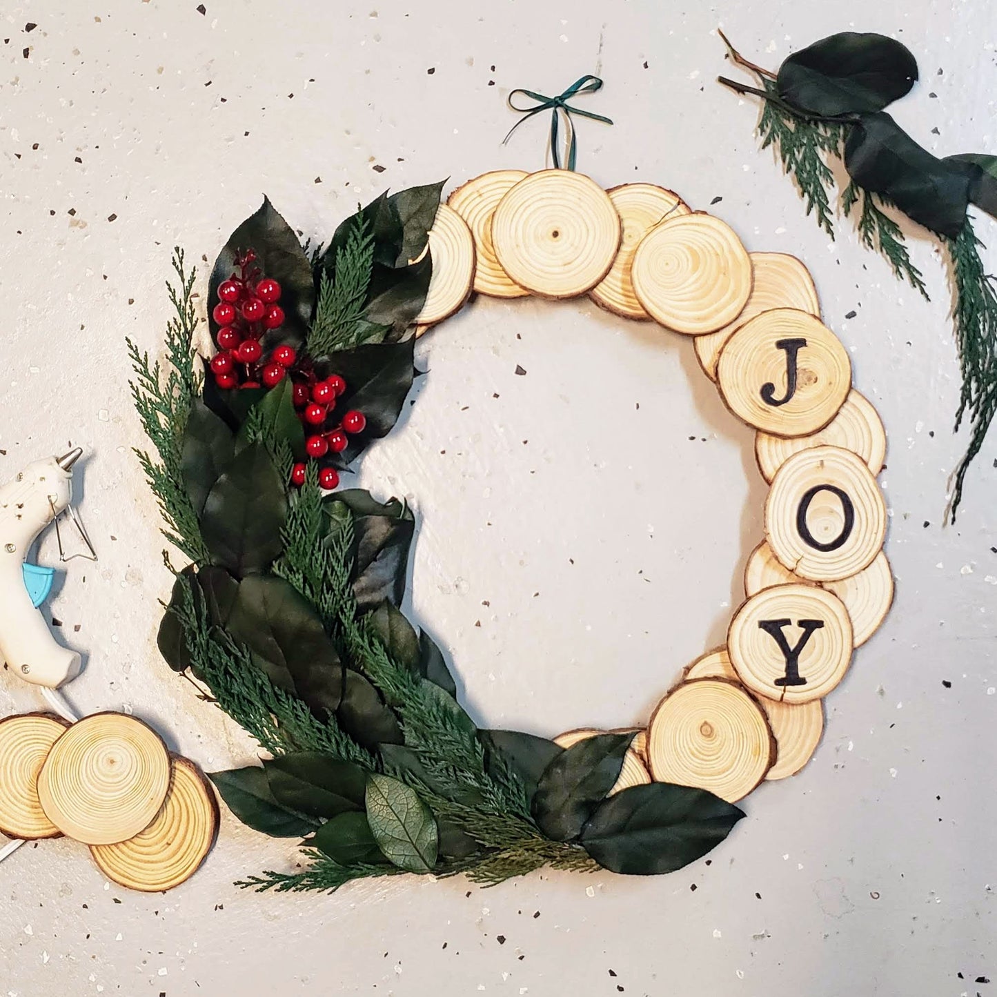 Winter Wood Slice Wreath Class and Kit